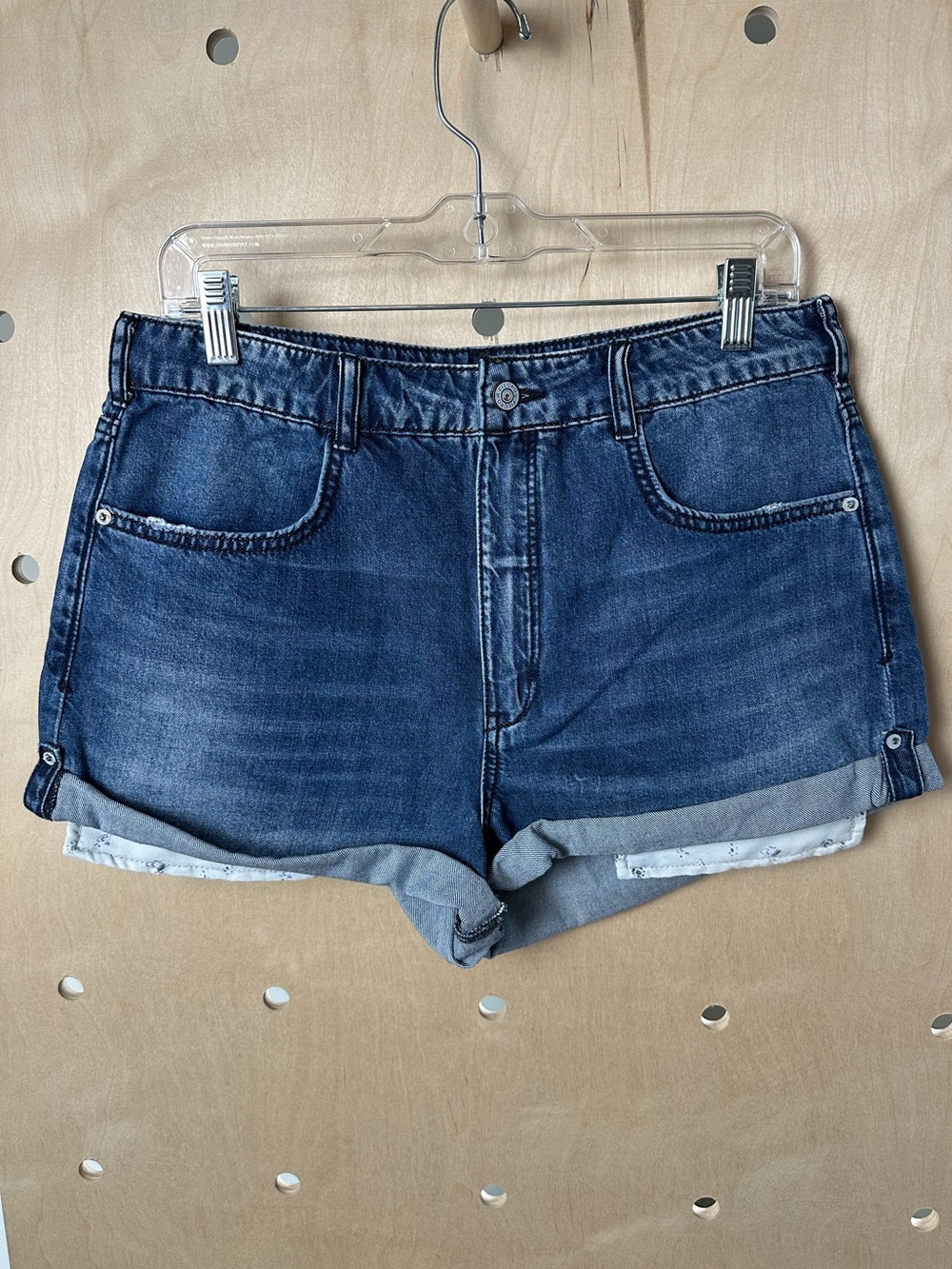 Pilcro Anthropologie Denim Cuffed Shorts Size 30 100% Cotton Mid Rise Roll Hem